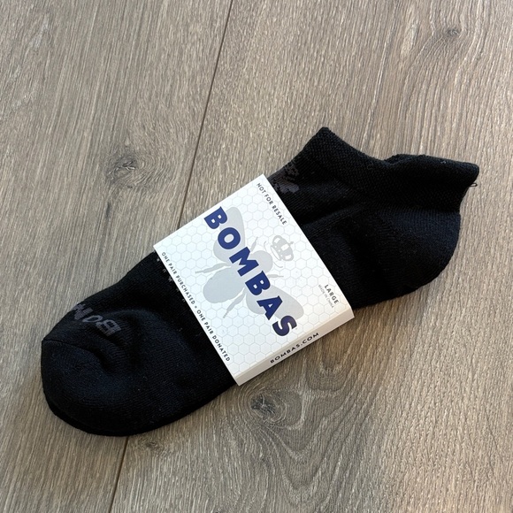 NWT Bombas Ankle Sock Black Size Large - Picture 1 of 4